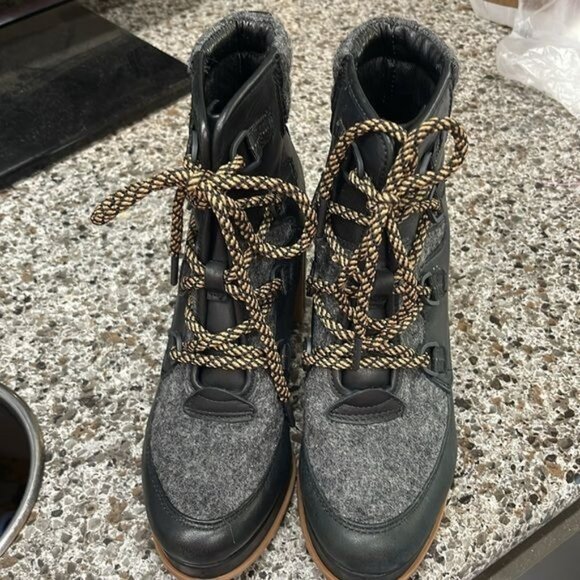 Sorel Women's Blake Waterproof Lace-Up Booties women’s 8 chunky platform shoes - Picture 7 of 16